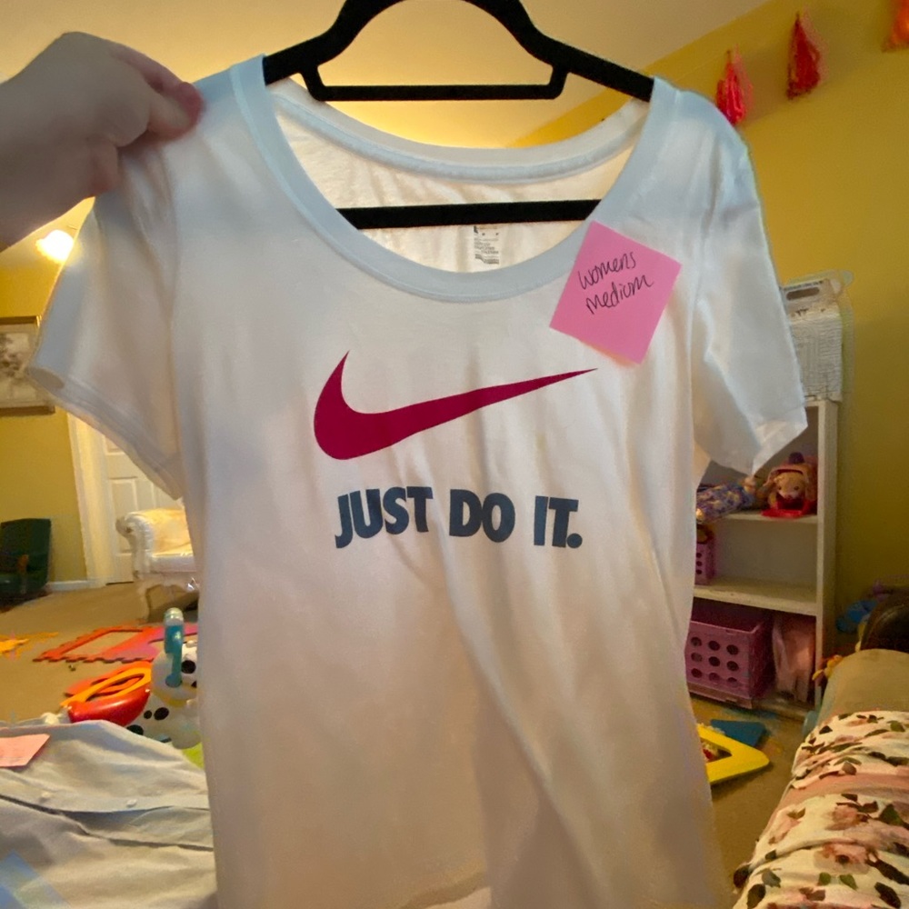 Women’s Nike Shirt